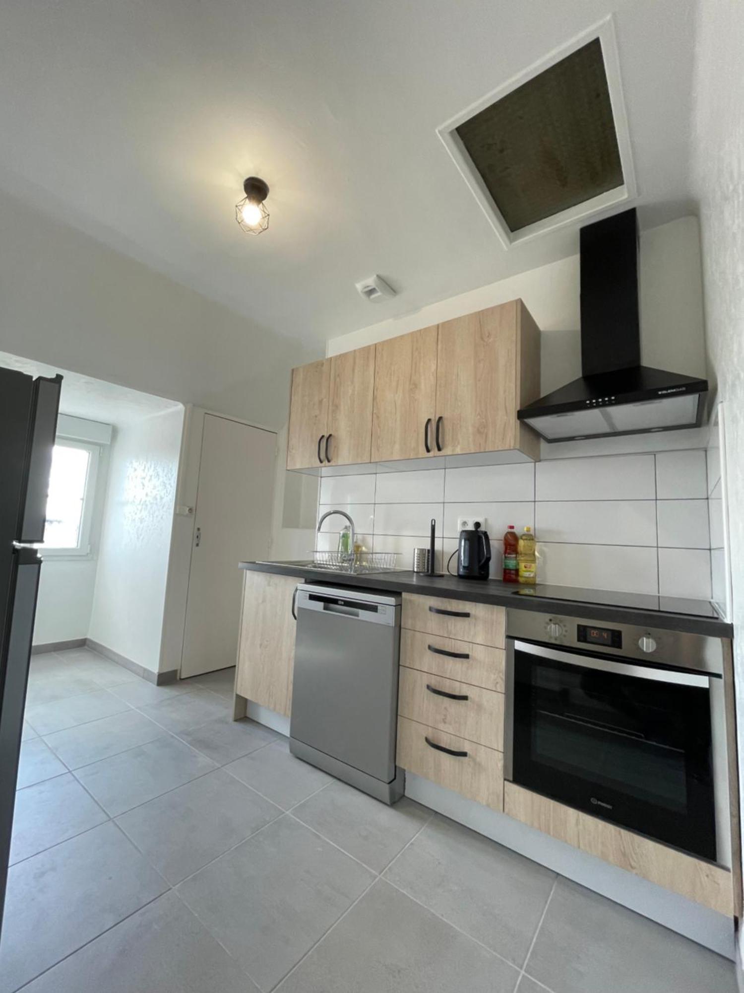 Appartement Renove Tout Equipe, Centre Ville, Proche De La Gare Et Commerce Flers  Extérieur photo