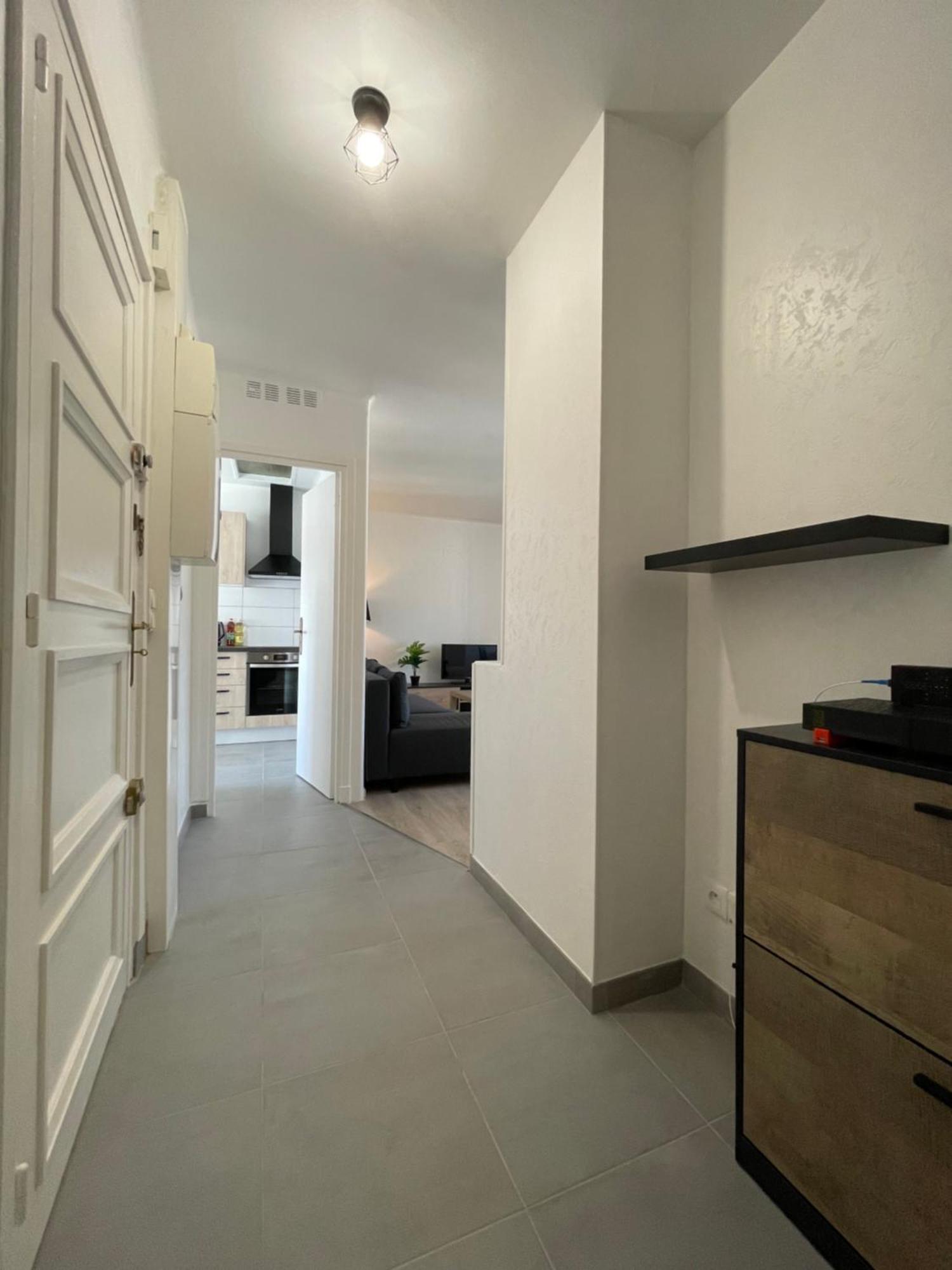 Appartement Renove Tout Equipe, Centre Ville, Proche De La Gare Et Commerce Flers  Extérieur photo