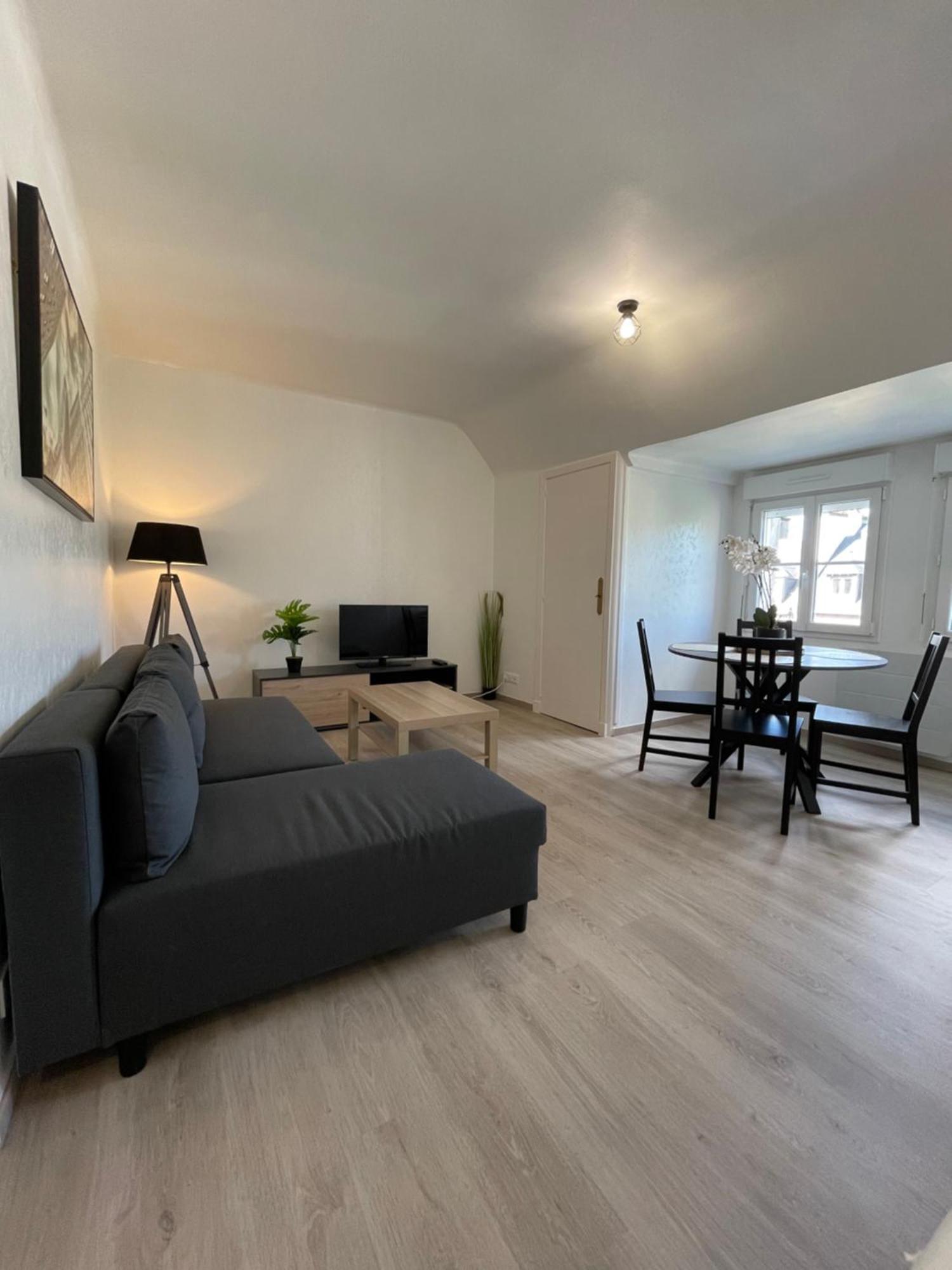 Appartement Renove Tout Equipe, Centre Ville, Proche De La Gare Et Commerce Flers  Extérieur photo